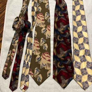 Men's Olive Floral Pattern Silk Tie - Classic Dress Tie